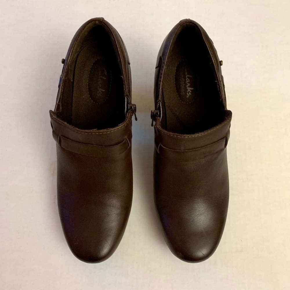 Clarks Bendable Brown Leather booties sz 9 1/2 M
